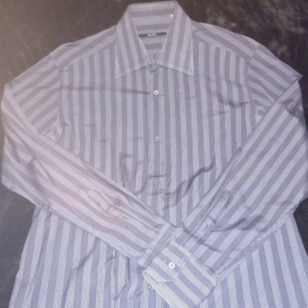 Gucci button up shirt, condition is 9.8/10..